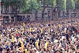 Foule manif. Paris années 70